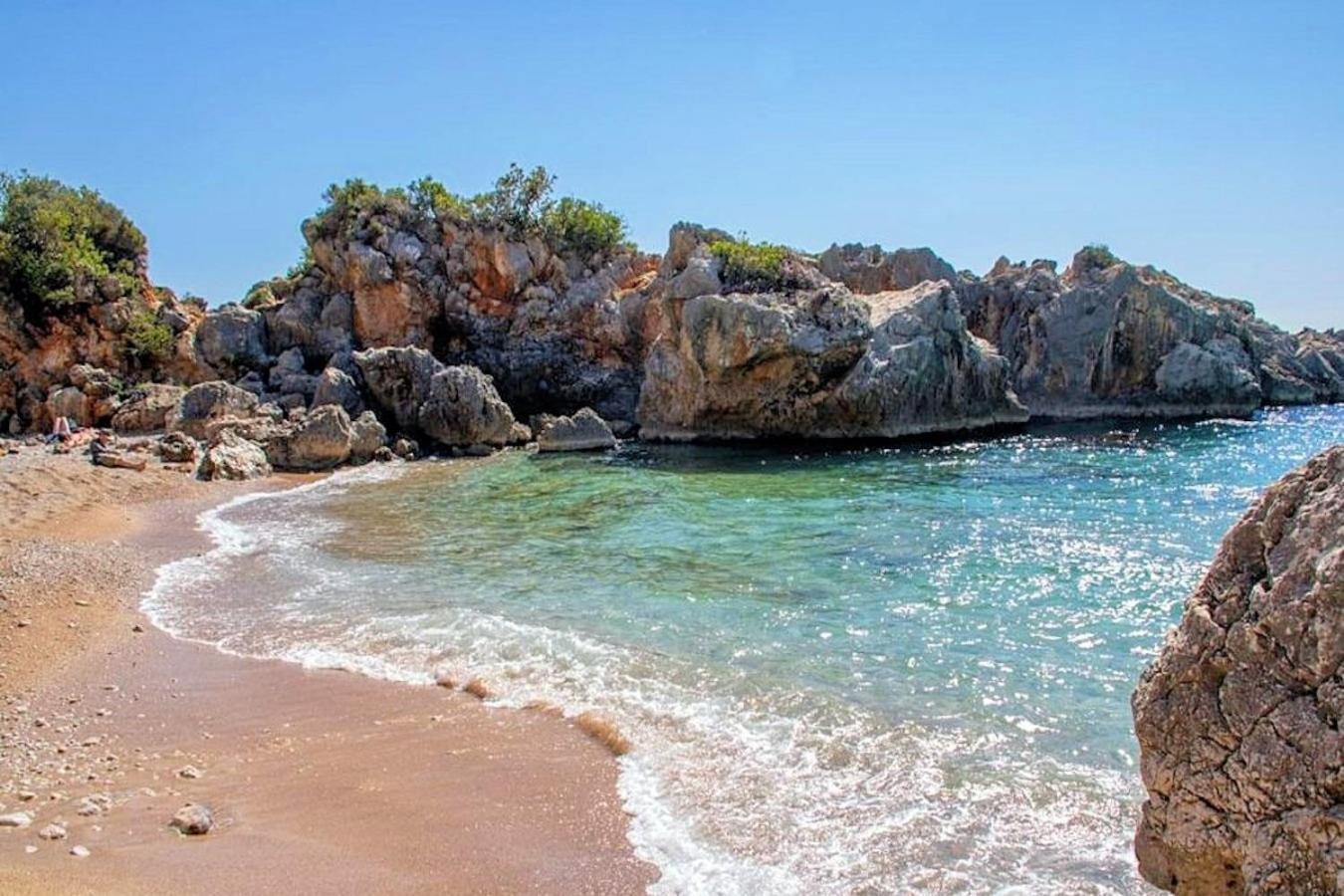 Sea Horizon House Alexis Hotel Himare Bagian luar foto