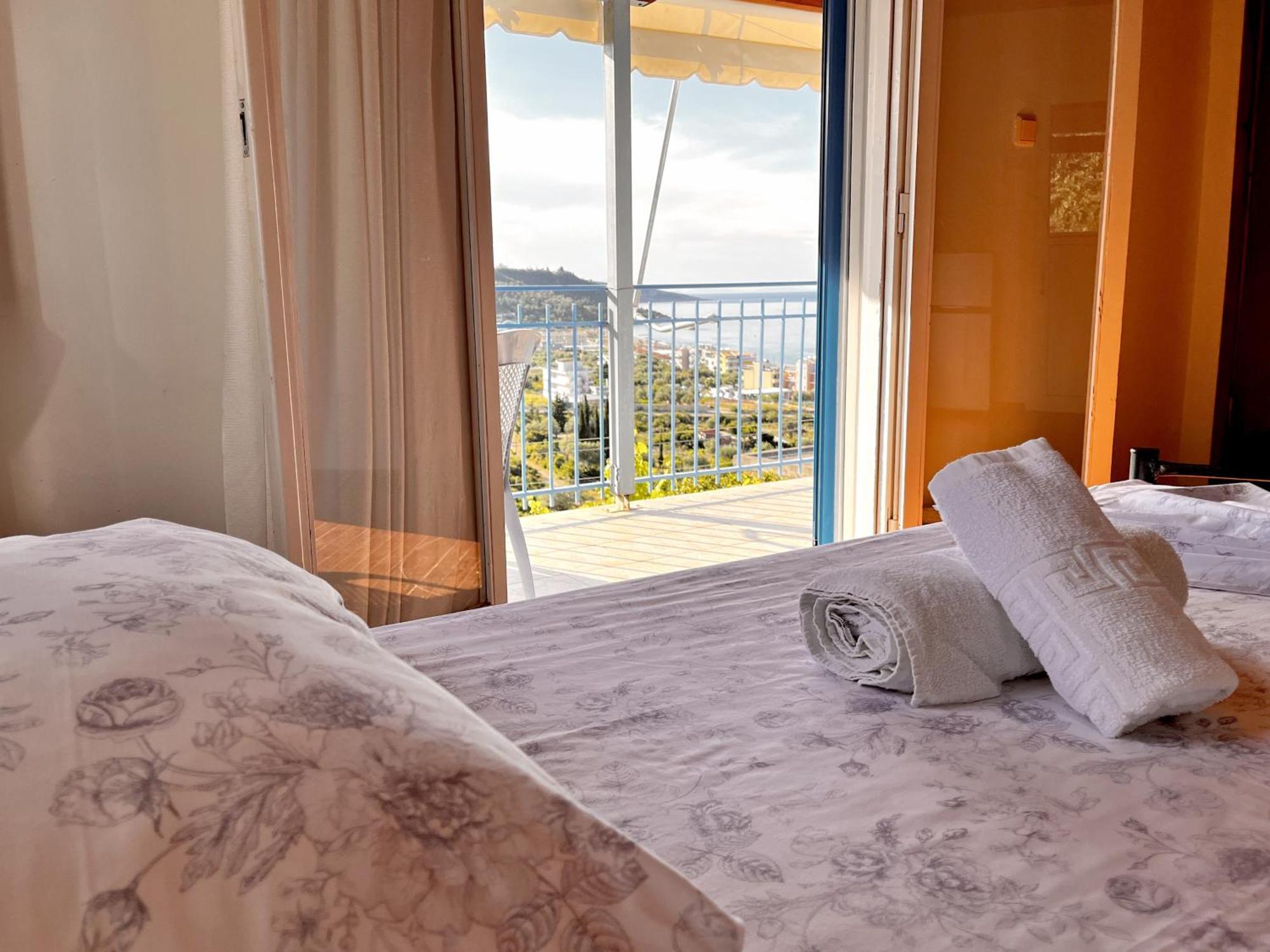 Sea Horizon House Alexis Hotel Himare Bagian luar foto