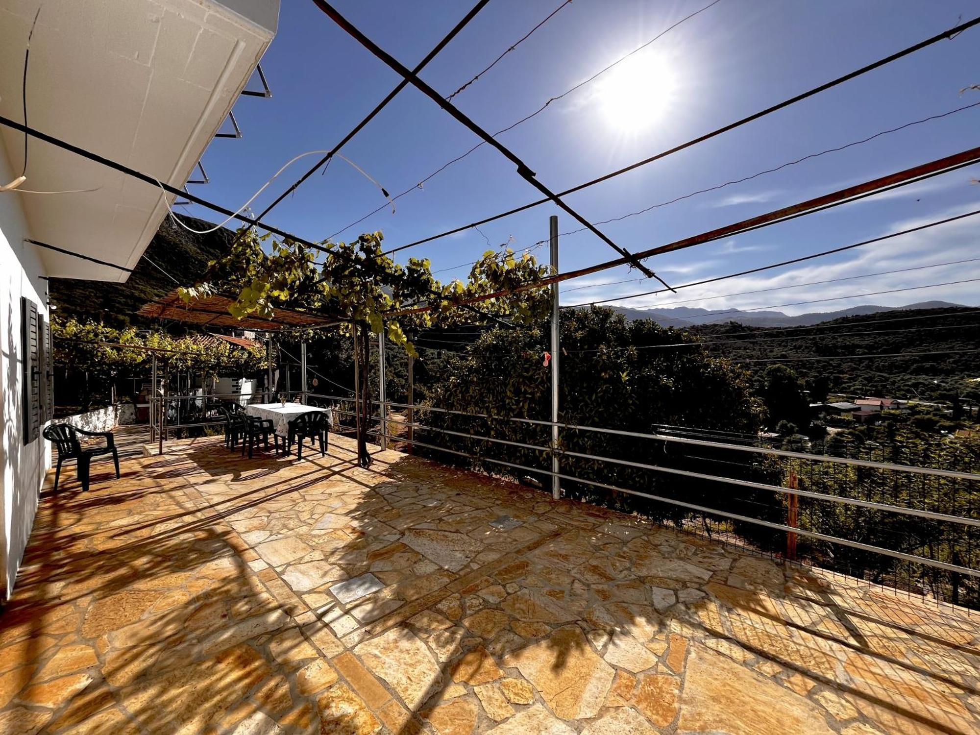 Sea Horizon House Alexis Hotel Himare Bagian luar foto