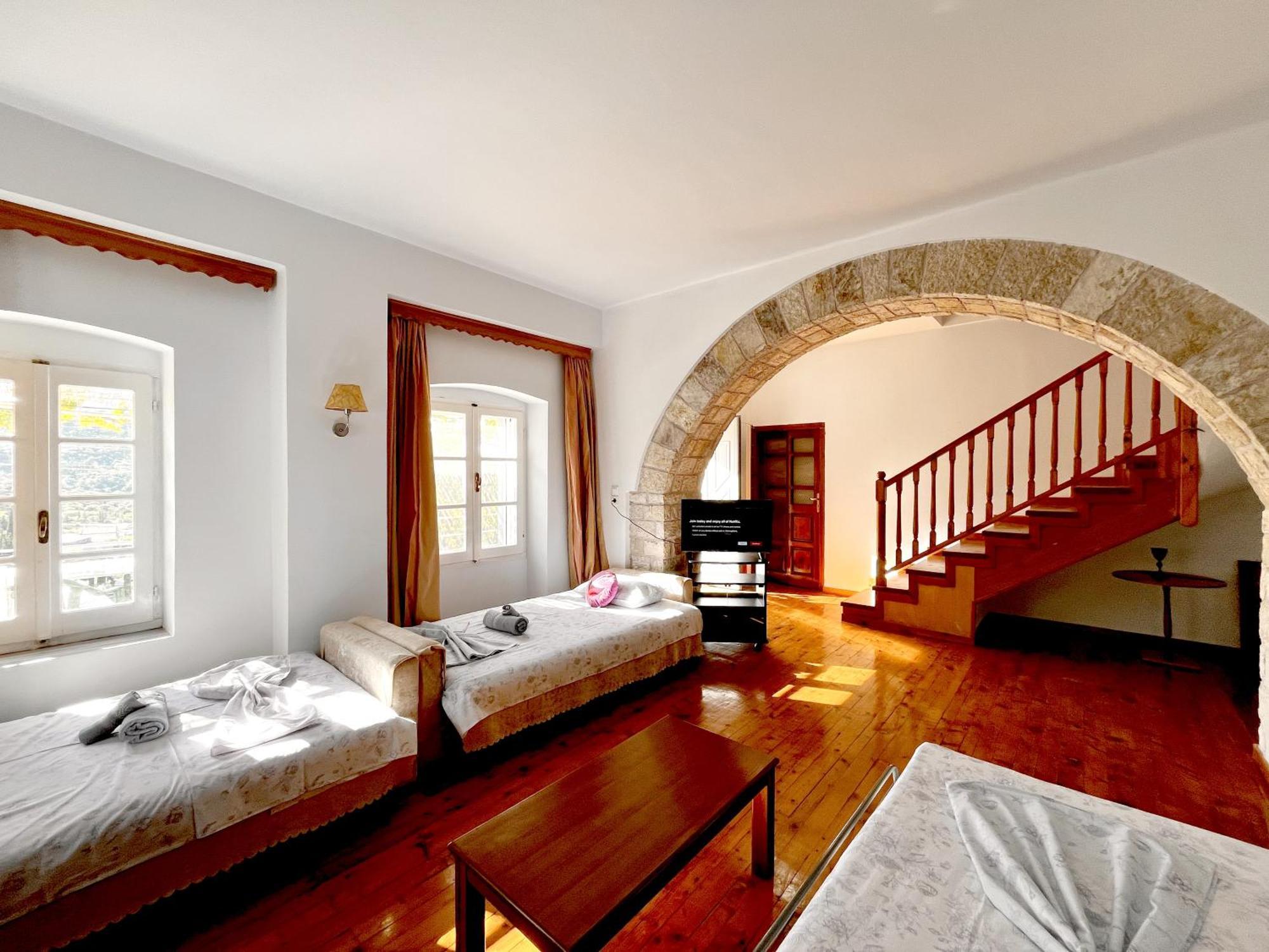Sea Horizon House Alexis Hotel Himare Bagian luar foto
